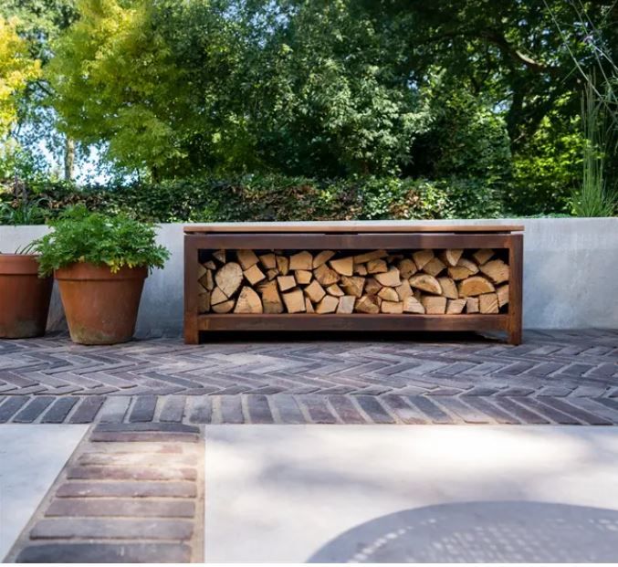 Bank mit Holzlagerplatz Logg Seat